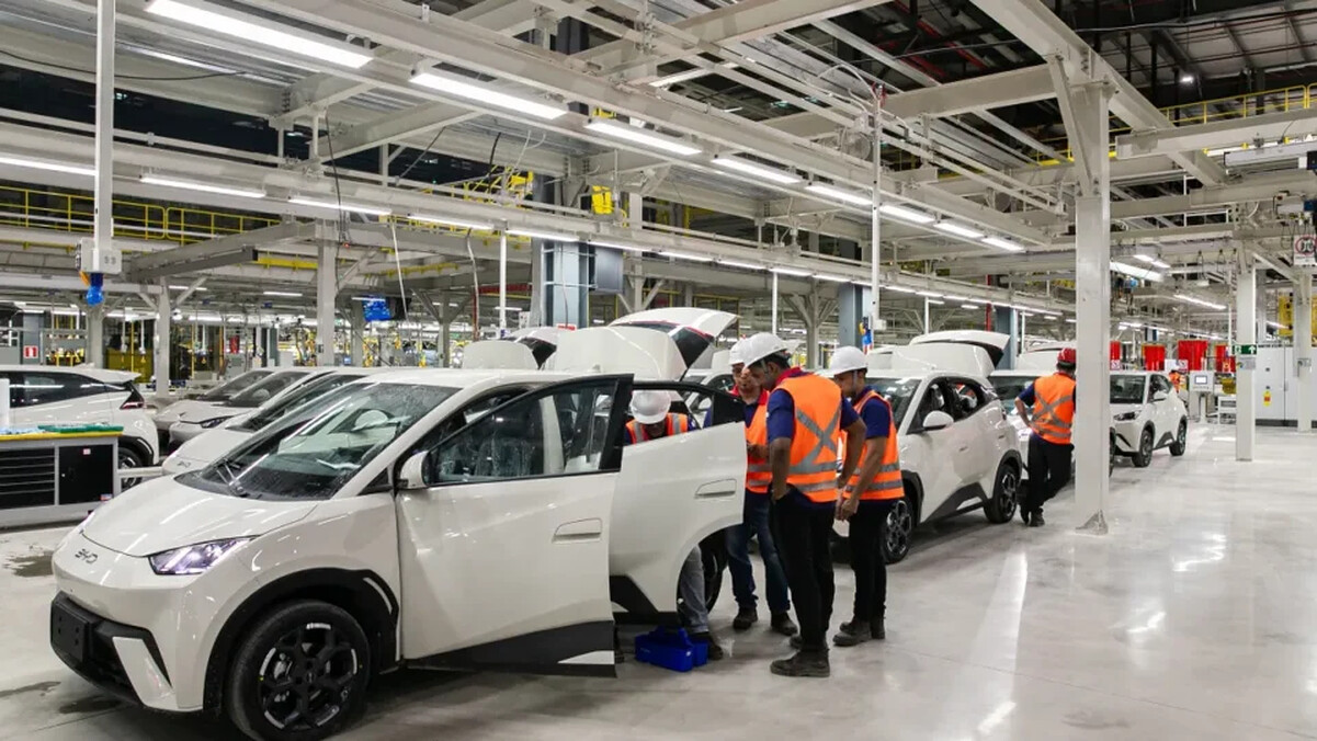 Ofensiva de montadoras chinesas força concorrência e derruba preços dos carros no país
